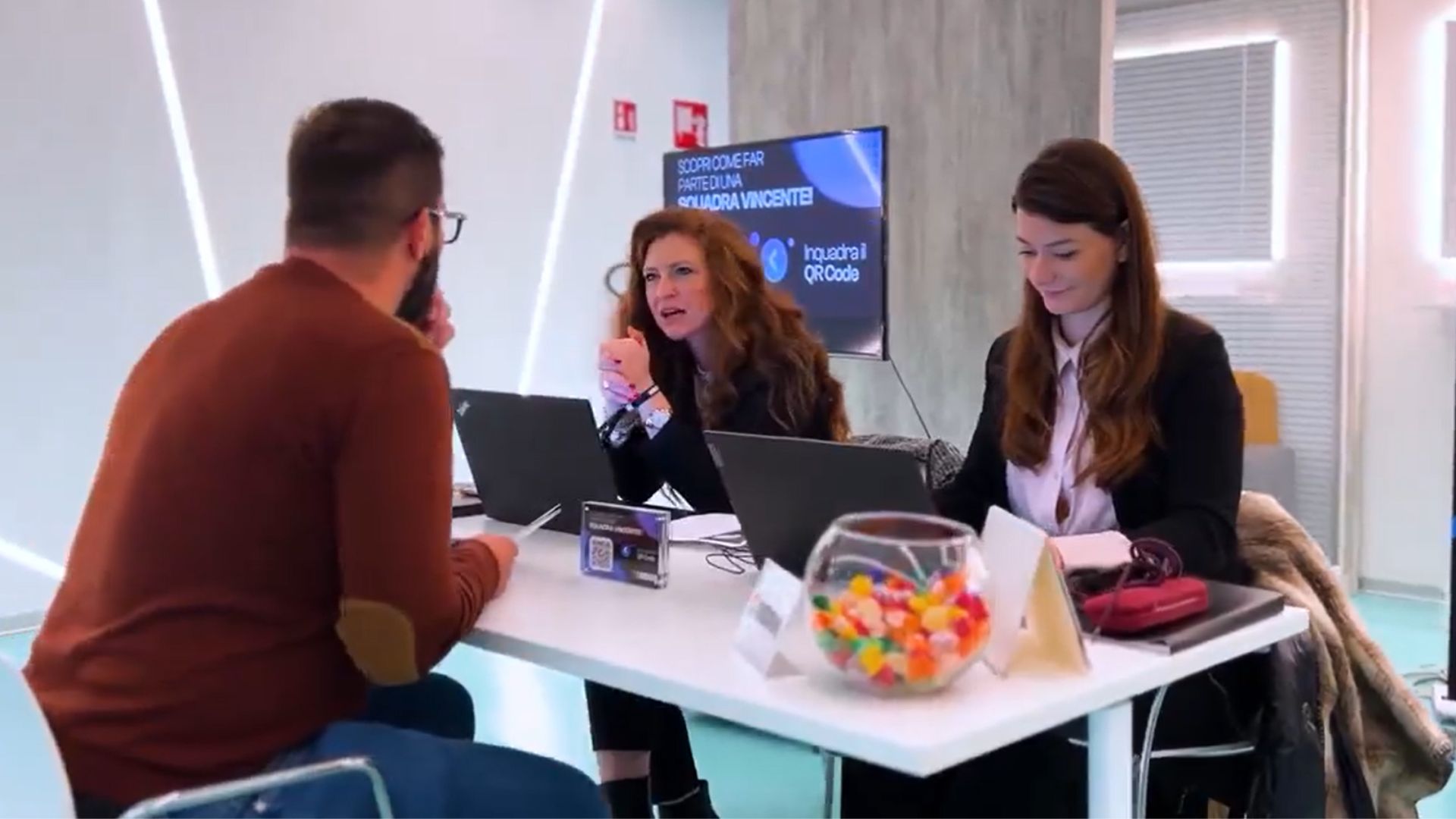 Job_Fair_interna.jpg